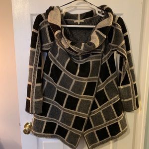 EUC Elisabetta Plaid Drape Sweater Sz Large